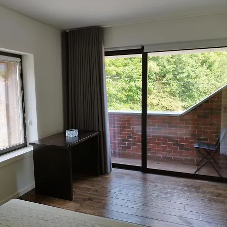 Box House Paredes de Coura